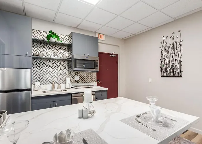 New On The Avenue 2bed 2bath