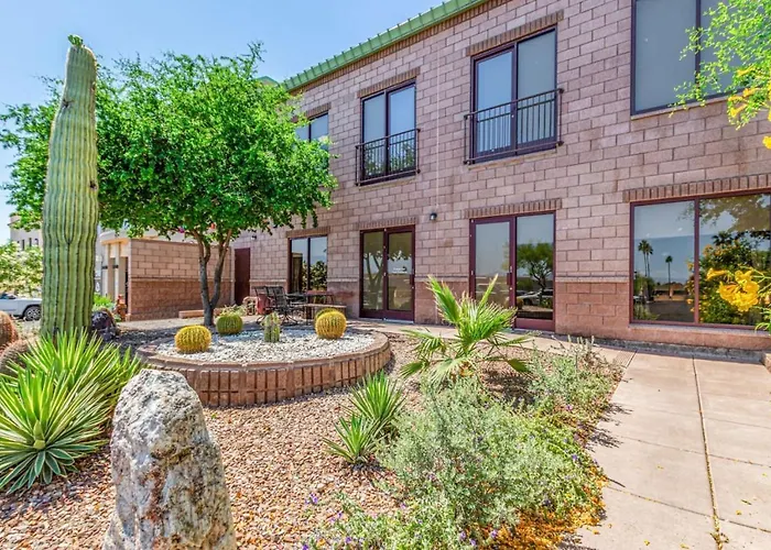 New On The Avenue 2bed 2bath Holiday home *